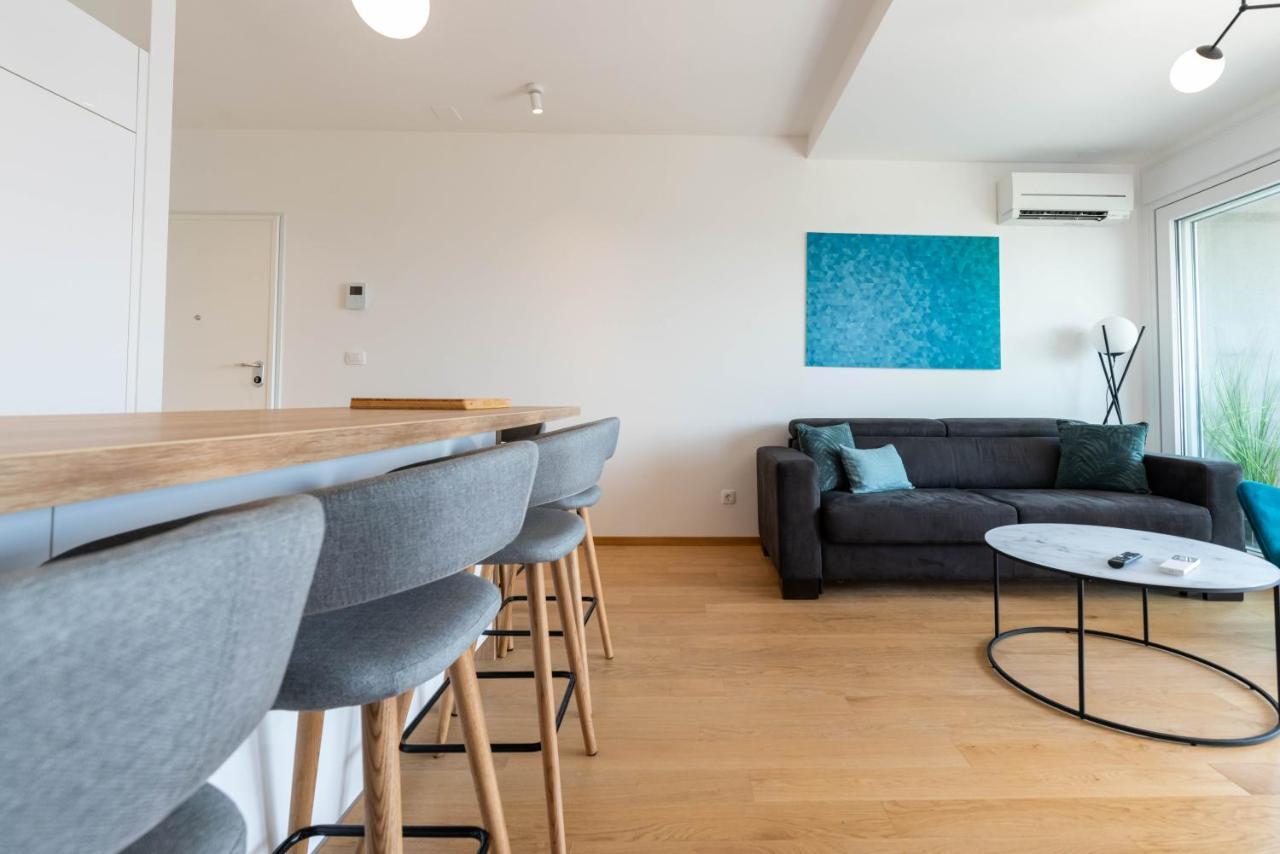 Dalmatia Apartment Znjan Split Bagian luar foto