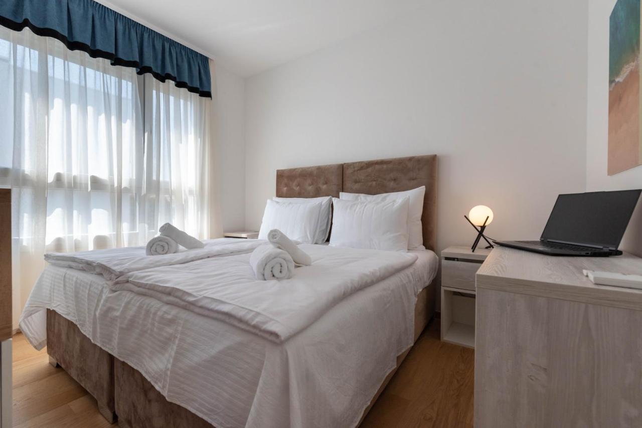 Dalmatia Apartment Znjan Split Bagian luar foto