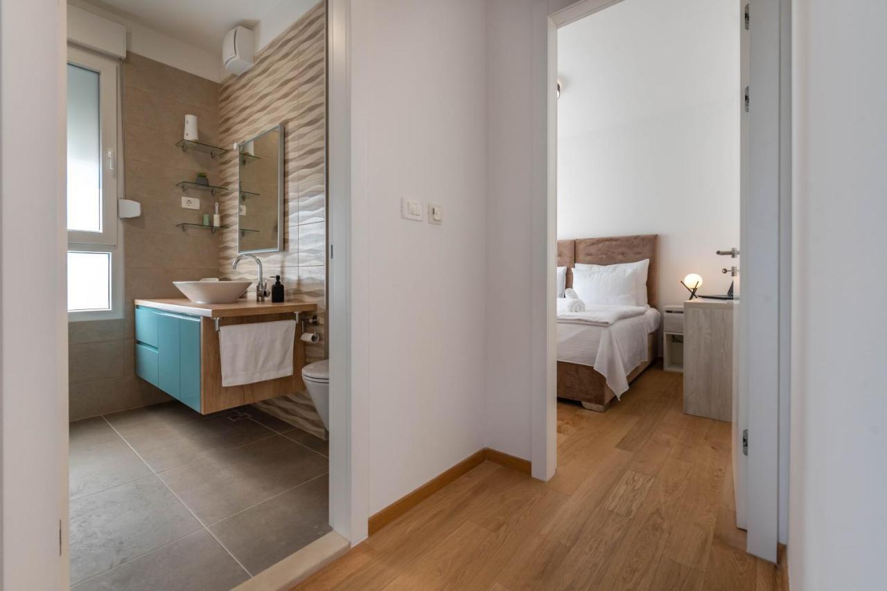 Dalmatia Apartment Znjan Split Bagian luar foto