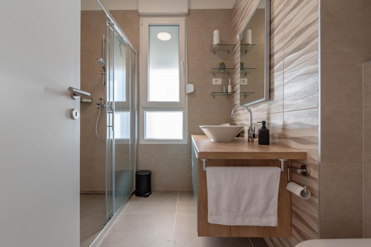 Dalmatia Apartment Znjan Split Bagian luar foto