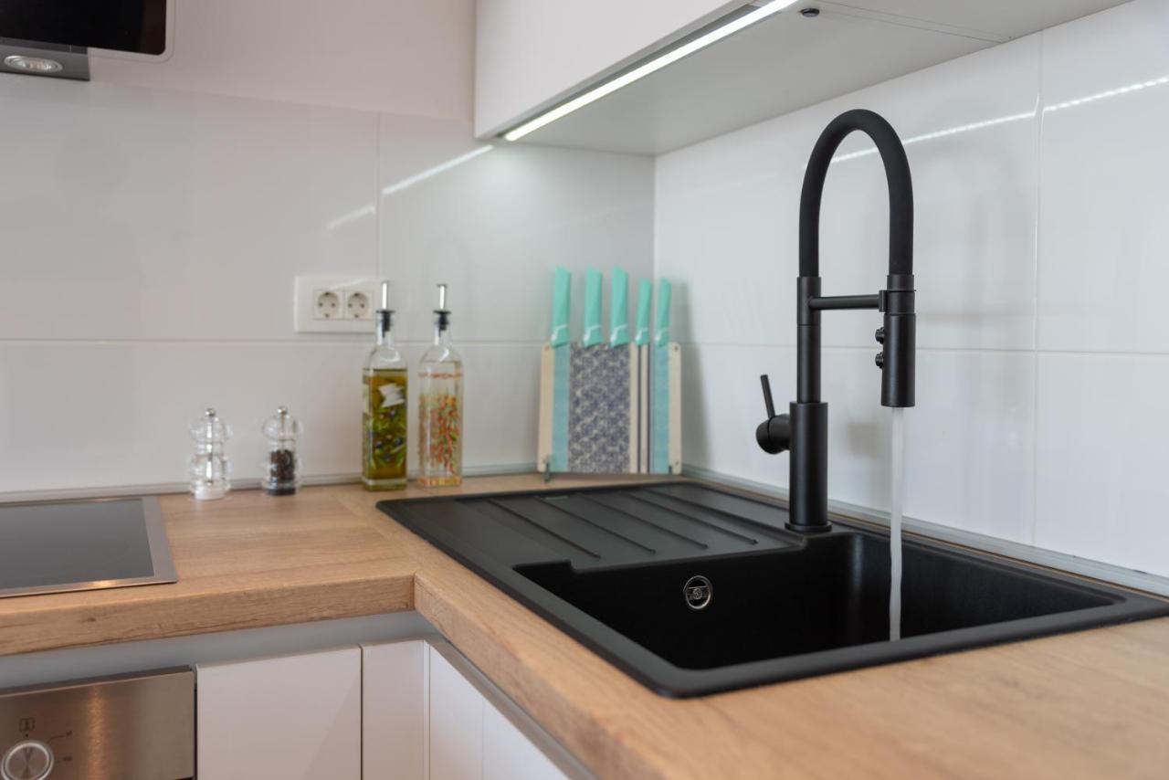 Dalmatia Apartment Znjan Split Bagian luar foto
