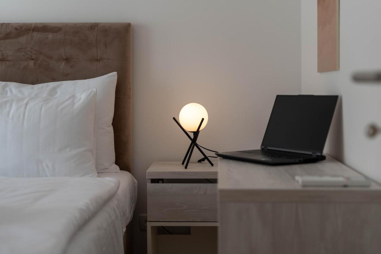 Dalmatia Apartment Znjan Split Bagian luar foto