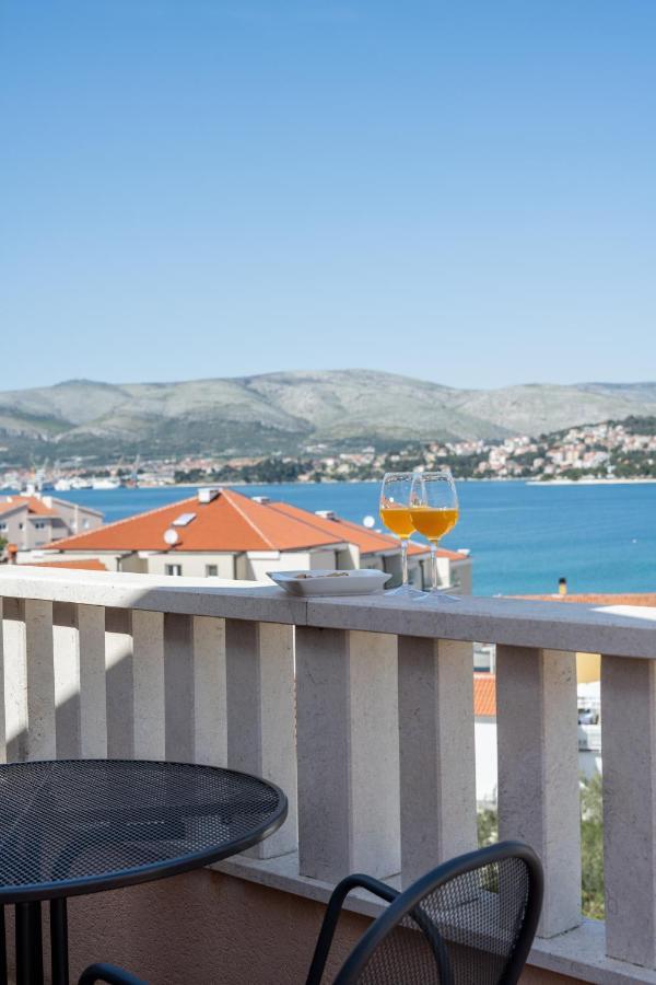 Dalmatia Apartment Znjan Split Bagian luar foto